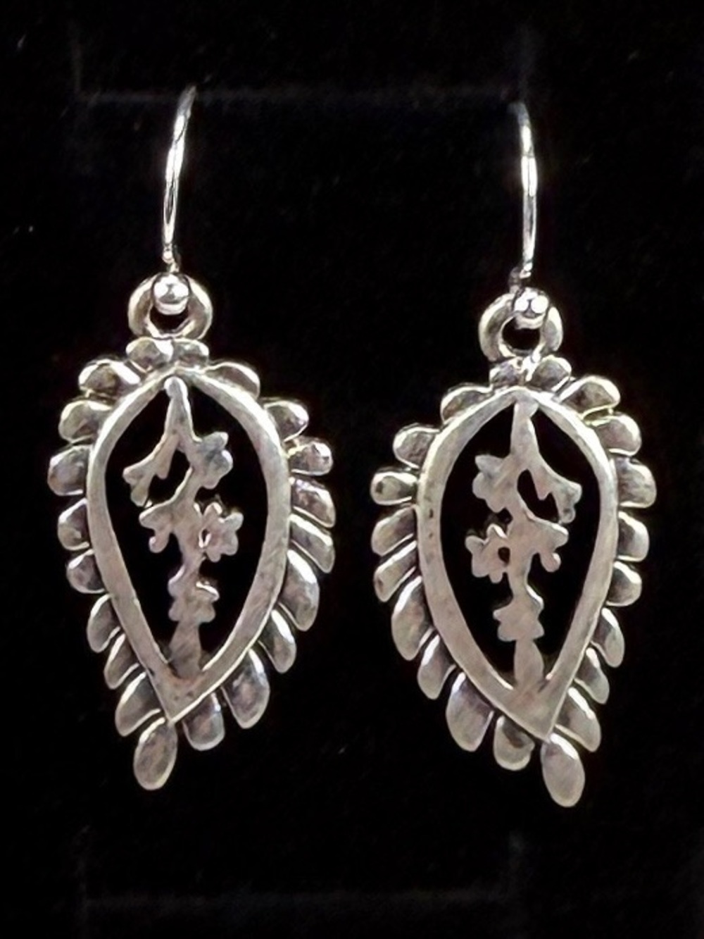 Vintage Intricate Silvertone Leaf Pierced Earrings